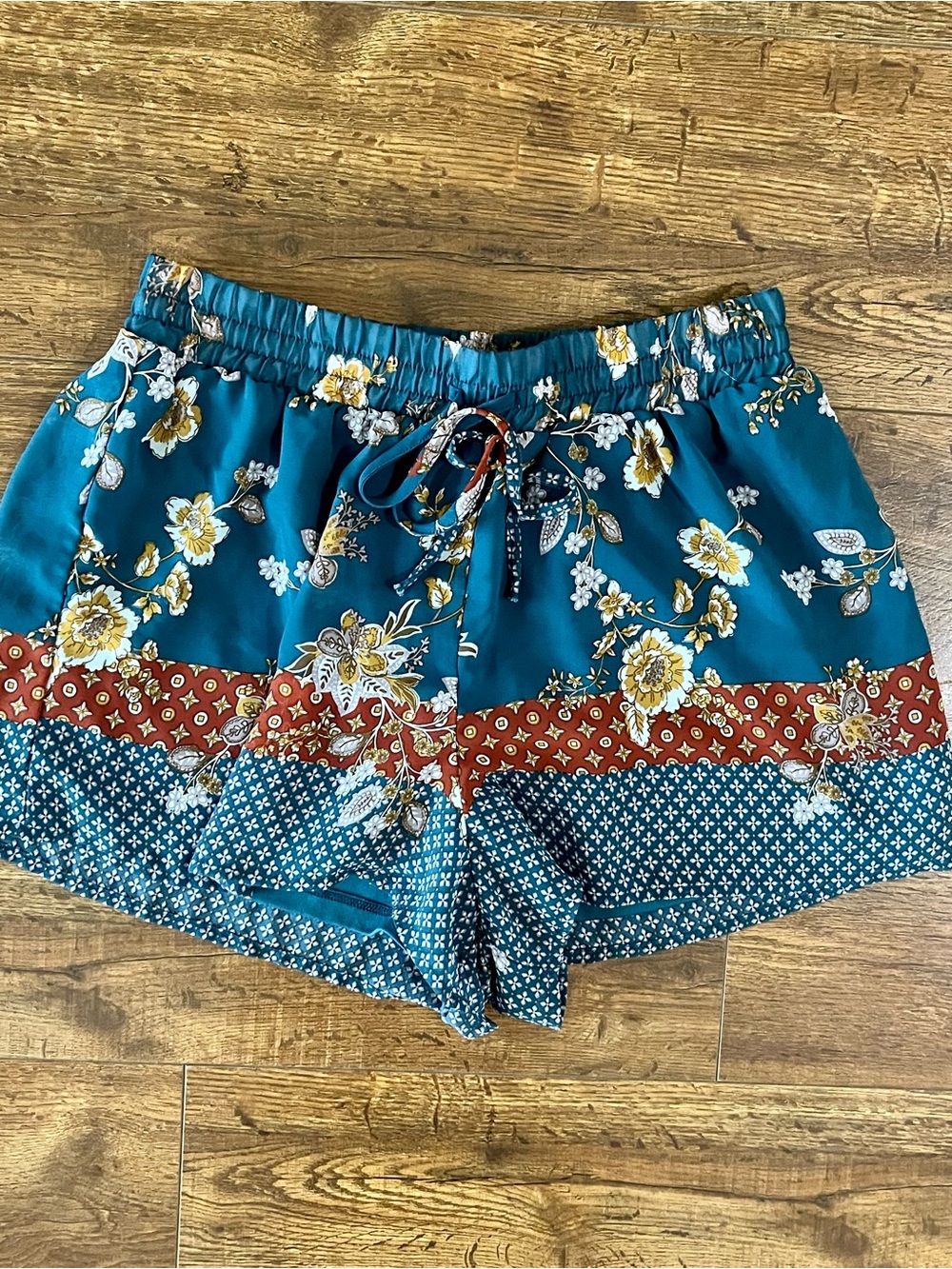 L.i.f.e. Women’s Teal Floral Drawstring Shorts